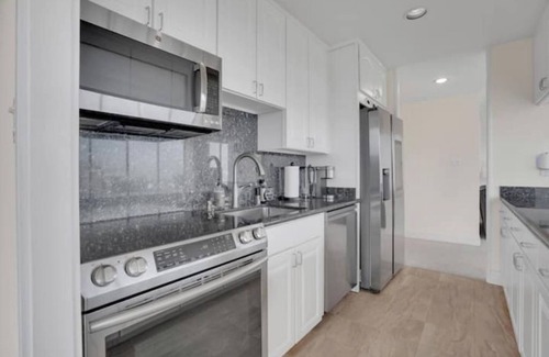Cleveland Heights Copropriété | Modern Comfort: Lake Merritt Edition