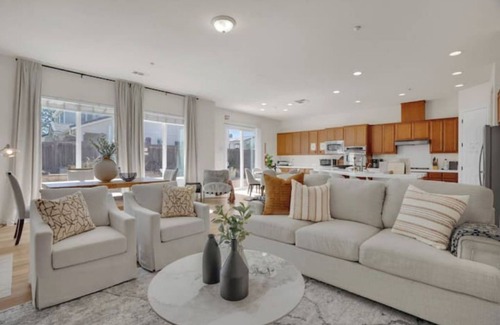 Brentwood Maison | Modern Comfort: Rose Garden Edition