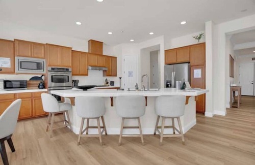 Brentwood Maison | Modern Comfort: Rose Garden Edition
