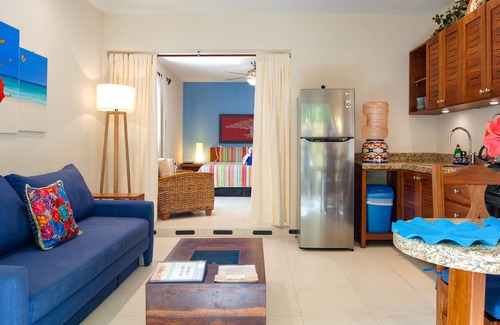 Puerto Morelos Appartement | Appartement moderne, confortable et bien équipé avec cour privée dans le jardin.
