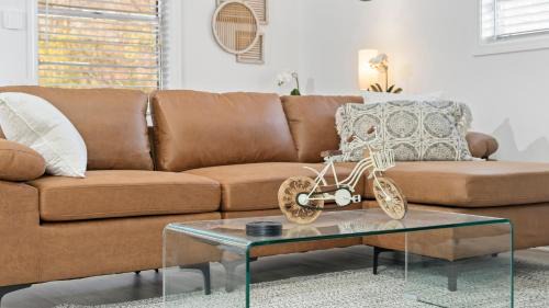 Fortson Maison | Modern & Comfy ~ 15mins to Downtown ~ Queen Beds!
