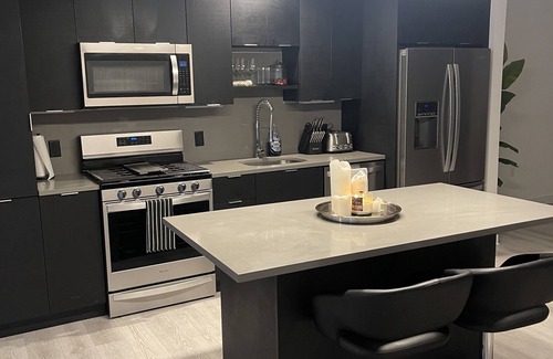 Windwood Appartement | Modern condo in the city.. ten minutes away from Lenox mall and perimeter mall