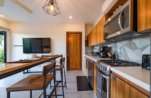 R Copropriété | Modern condo in cetral location