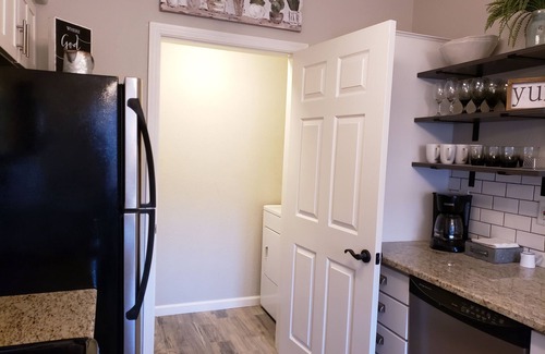 Tucson Copropriété | Nouveau sur le marché! Condo rénové avec de nouveaux meubles et meubles!