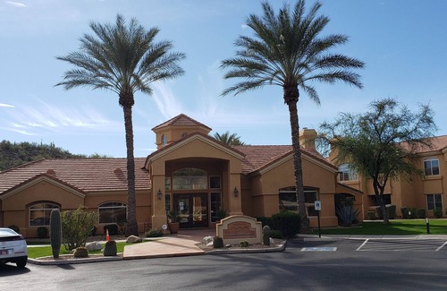 Tucson Copropriété | Nouveau sur le marché! Condo rénové avec de nouveaux meubles et meubles!