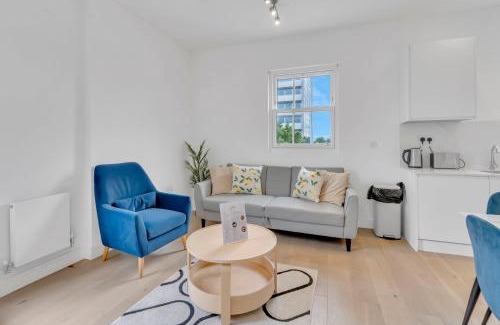 Turnham Green Appartement | Modern Cosy 2 bed apartment, Smart TV & NETFLIX with private balcony and city view