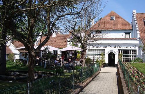 Koksijde Maison | Modern & Cosy Holiday Cottage with Patio & Fenced Garden near Dunes & Beach