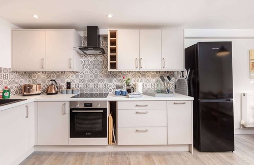 Shepton Mallet Maison | Modern Cottage, Countryside Views, Private Parking