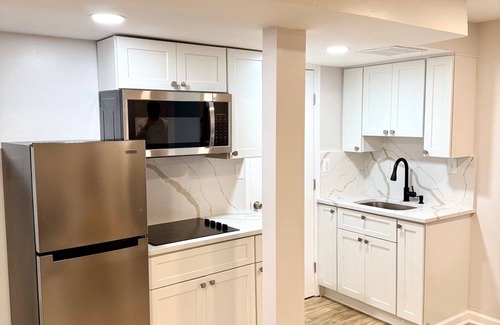 Lorton Maison | Modern Cozy Basement Apartment with WiFi and A/C.