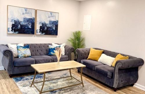 Lorton Maison | Modern Cozy Basement Apartment with WiFi and A/C.