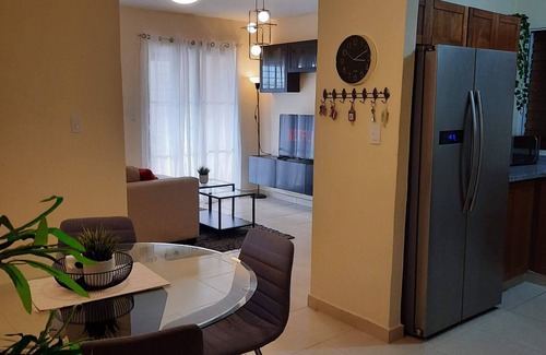 Mendoza Appartement | Modern Cozy Department - with Netflix & TV Cable In Santo Domingo Este R.D