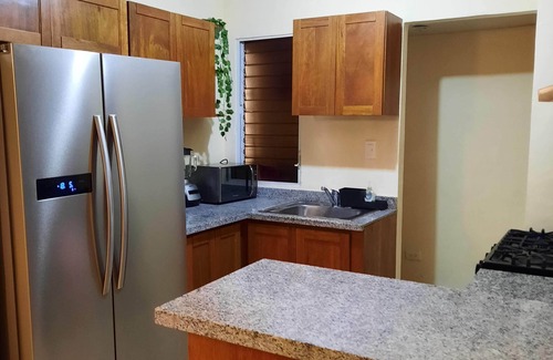 Mendoza Appartement | Modern Cozy Department - with Netflix & TV Cable In Santo Domingo Este R.D