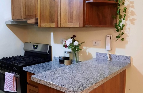 Mendoza Appartement | Modern Cozy Department - with Netflix & TV Cable In Santo Domingo Este R.D
