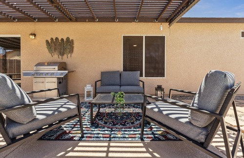 Castlegate Maison | Modern & Cozy House With Salt Pool & Baja Deck In San Tan Valley