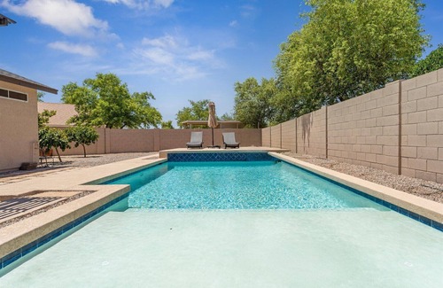 Castlegate Maison | Modern & Cozy House With Salt Pool & Baja Deck In San Tan Valley