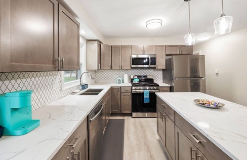 Worth Maison | Modern & Cozy house in Chicago suburb