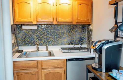 Wheaton-Glenmont Maison | Modern Cozy Silver Spring Getaway Basement Guesthouse - Close to DC