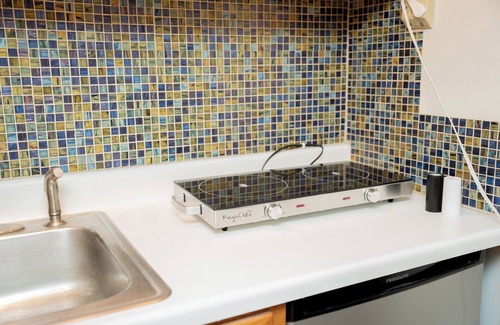 Wheaton-Glenmont Maison | Modern Cozy Silver Spring Getaway Basement Guesthouse - Close to DC