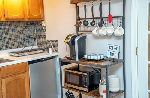 Wheaton-Glenmont Maison | Modern Cozy Silver Spring Getaway Basement Guesthouse - Close to DC