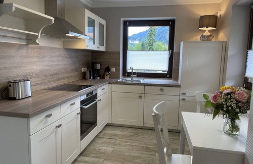 Schwangau Appartement | New! Modern & cozy holiday apartment with a large terrace & view of the castle