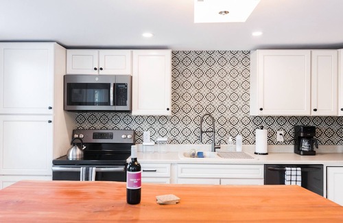 Columbiaville Maison | Modern Creekside Stay with Hot Tub 10 mins to Downtown Hudson