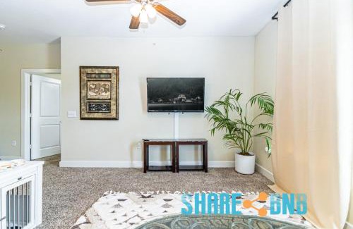 Park Central Appartement | Modern Dallas Retreat - 2br, Patio, Parking