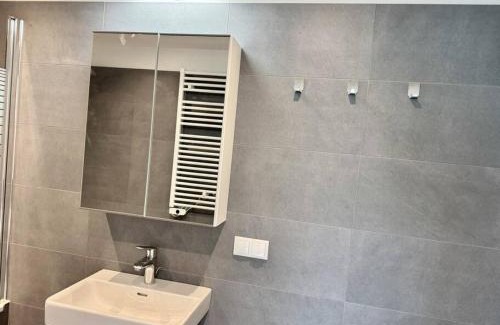 Donaustadt Appartement | Modern Danube Apartment with Balcony & Free Parking