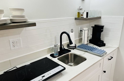 Washington Maison | Modern DC Retreat Near waterfront w/ Free Parking
