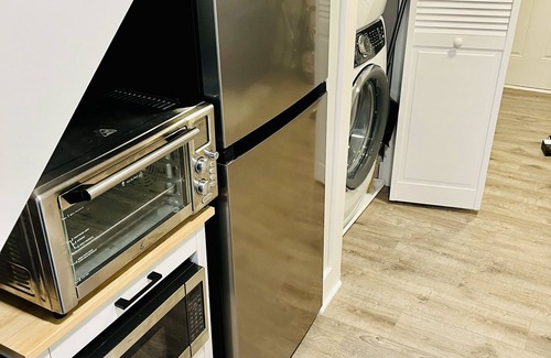Washington Maison | Modern DC Retreat Near waterfront w/ Free Parking