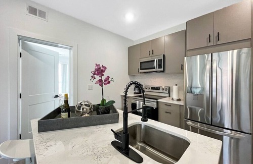 Kingman Park Lit Et Petit-Déjeuner | Modern DC Unit | City Skyline View | Prime Location