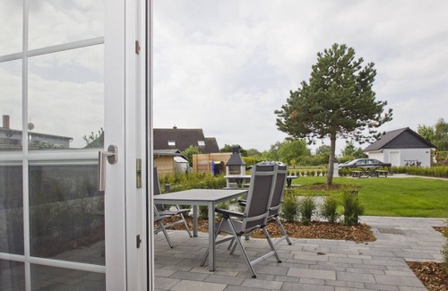 Gross Zicker Appartement | Modern vacation apartment with private terrace - Haus Inselwind FeWo MEERglück