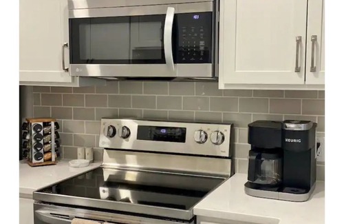 Grandview Heights Appartement | Modern Deco Flat - Mins to Everything❕