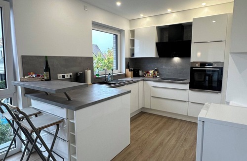 Kaarst Appartement | Modern deluxe apartment (93sqm) for 4 people in Kaarst, near Düsseldorf