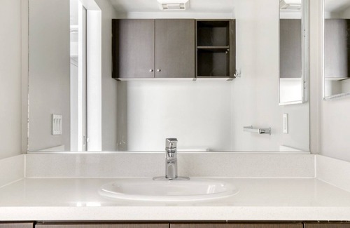 Little Tokyo Appartement | Modern Downtown 2BR w/ Pool, W/D & Gym, near 7th St Metro, by Blueground
