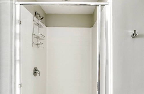 Little Tokyo Appartement | Modern Downtown 2BR w/ Pool, W/D & Gym, near 7th St Metro, by Blueground