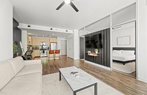Downtown Dallas Appartement | Modern Downtown City View High-Rise with Balcony, Gym, Pool, Free Parking 7th Floor