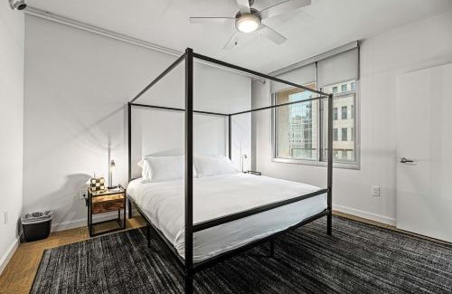 Downtown Dallas Appartement | Modern Downtown Dallas City View High-Rise, Free Parking, Pool, Gym