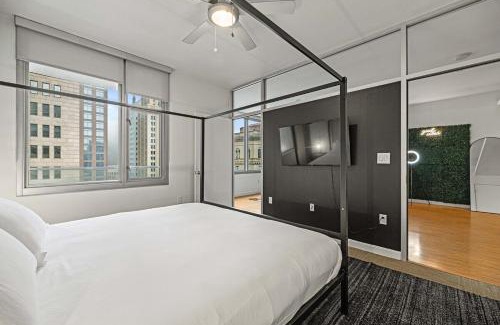Downtown Dallas Appartement | Modern Downtown Dallas City View High-Rise, Free Parking, Pool, Gym