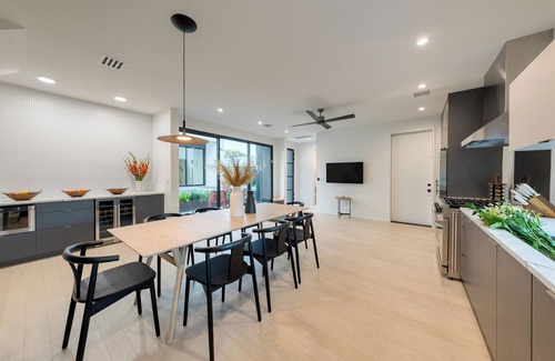 Central East Austin Maison | Modern East Austin Home w/ Pool, Near Downtown & Lady Bird Lake | Casa 1803