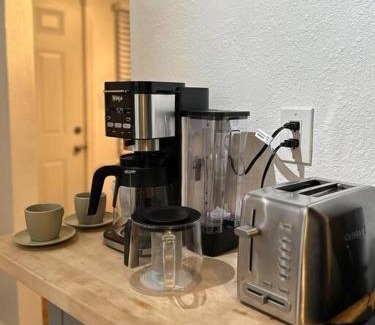 Grant Hill Maison | Modern Eclectic 1BR by Downtown, Airport & More