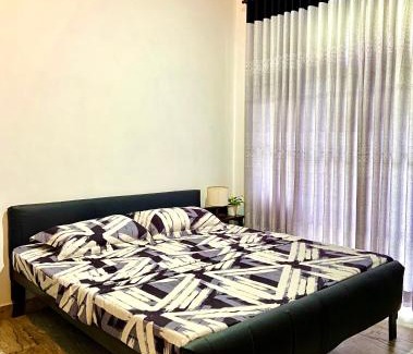 Anuradhapura Lit Et Petit-Déjeuner | Modern Elegant Lake Side Villa Calm and Cozy Stay Apartment Rooms Anuradhapura City Sri Lanka ZONA