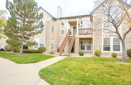 Meadow Hills Maison | Modern entire Spacious Townhome close to Cherry Creek Reservoir