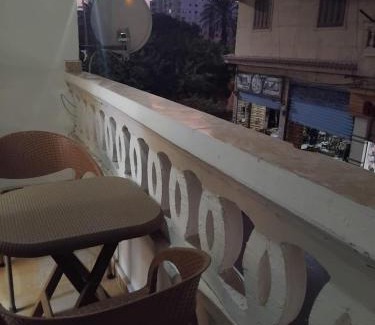 Ad-Dukhaylah Appartement | Modern Entire studio, few steps from the sea with garden view Balcony and Free Wi Fi in Alexandria