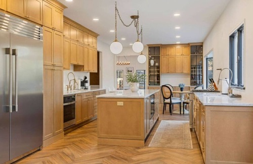 Montebello Maison | Modern Estate: Theater, Fire Pit & Vibes!