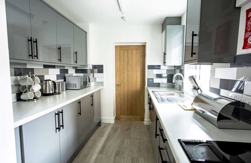 Stoke-on-Trent Maison | Your home away from home