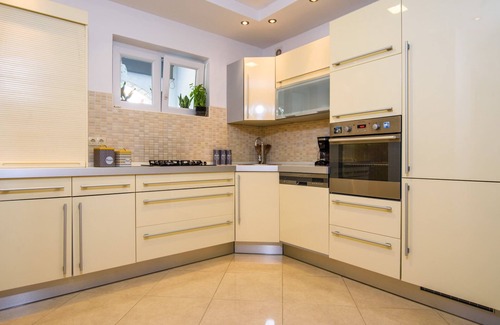 Trogir Appartement | Appartement moderne extra large jusqu'à 2:09 personnes dans le centre de la ville UNESCO