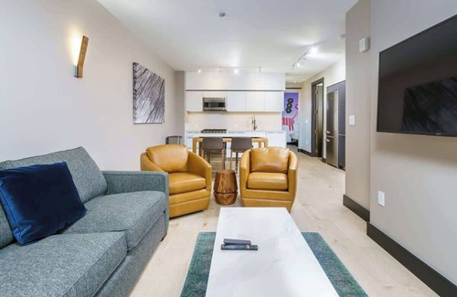 Berkeley Hôtel | Family Friendly Sleek & Modern Flat w/Balcony!