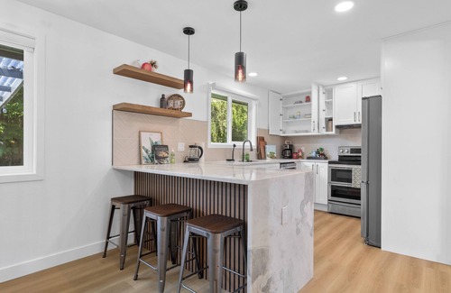 Highline Maison | Modern Family- Friendly 4BR w/AC + Yard Near Airport