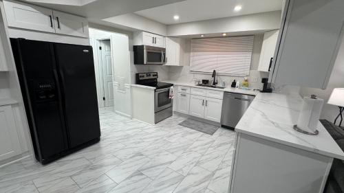 Sterling Heights Maison | Modern Family Home -3BR -High Speed Wi-Fi Comfort