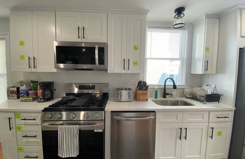 Inman Square Maison | Modern Family Oasis near Harvard